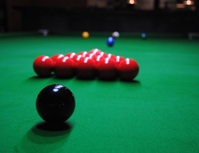 Snookerový klub s knihovnou